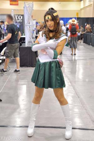 Original 852 px/ 1280 px