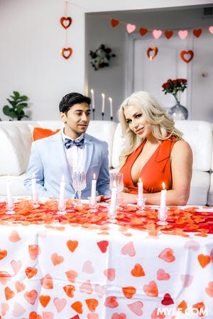 #MYLF - Spencer Scott - Dick Me on Valentine, Honey