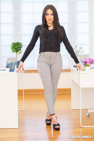 RealityKings Aubree Valentine, Becky Bandini - Competitive Interns (09022020) - 128x_59466460