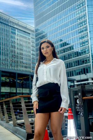 Original 1067 px/ 1600 px