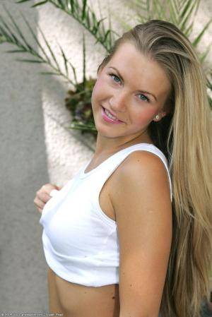 Original 683 px/ 1024 px