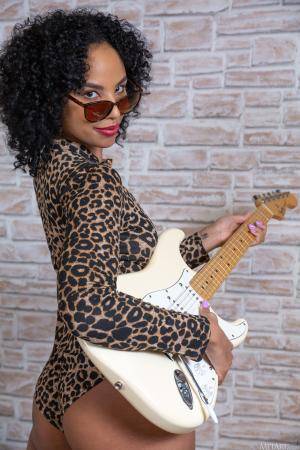 Original 3840 px/ 5760 px