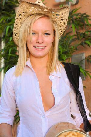 #AmKingdom - Babes Series 11 Softcore 154 Elaina Raye