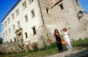 Original 1600 px/ 1047 px