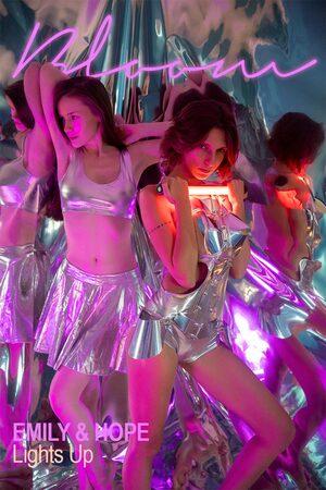 #TheEmilyBloom Emily Bloom & HopelessSoFrantic - Lights Up