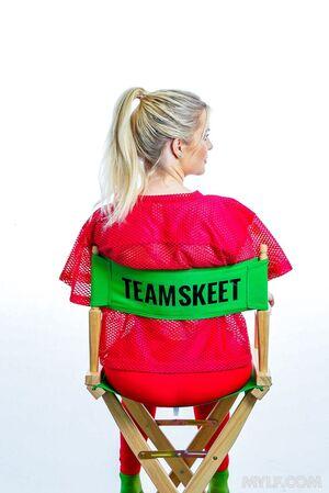 #MilfBody - Slimthick Vic - The Draft II Part 2 Finish Line Fuckin