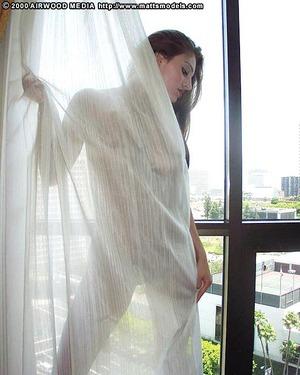 Original 546 px/ 683 px