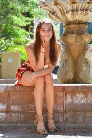 Original 852 px/ 1280 px