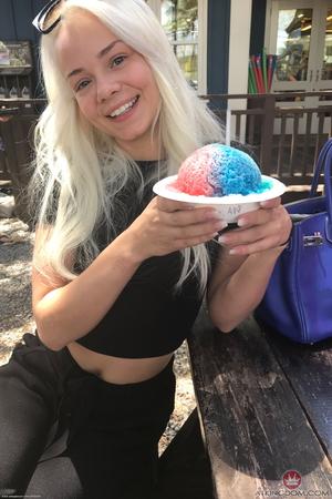 Original 2000 px/ 3000 px