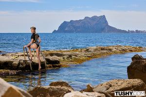 Original 2999 px/ 2000 px