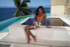 Original 4500 px/ 3000 px