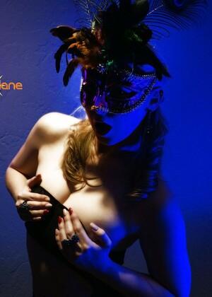 Original 678 px/ 950 px