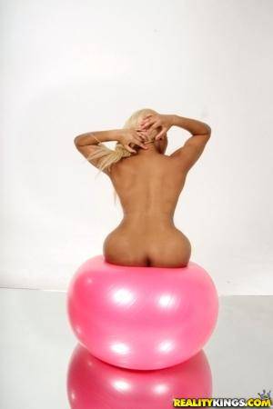 Original 2560 px/ 3840 px