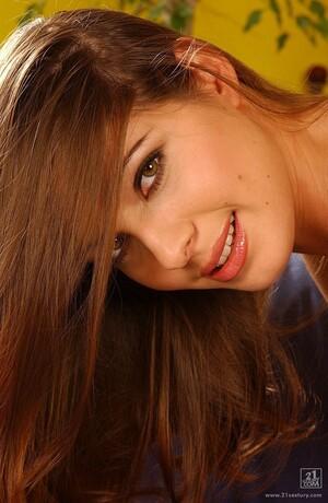 Original 834 px/ 1280 px