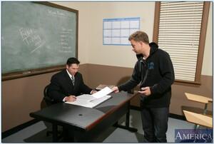 Original 850 px/ 571 px