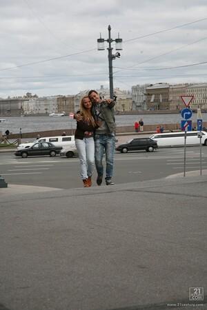 Original 853 px/ 1280 px