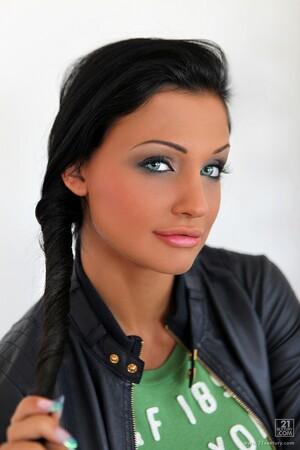 Original 853 px/ 1280 px