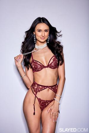 Eliza Ibarra, Gizelle Blanco (Slippery When Wet)