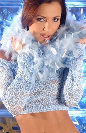 Original 834 px/ 1280 px