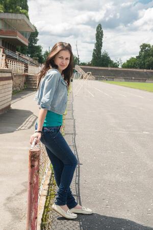 Original 1366 px/ 2048 px