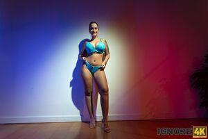 Original 2045 px/ 1364 px