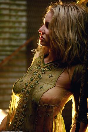 Original 1021 px/ 1536 px