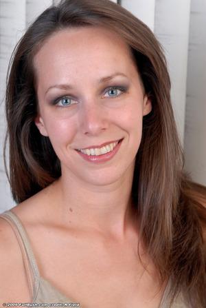 Original 687 px/ 1024 px