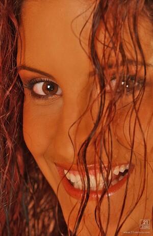 Original 834 px/ 1280 px