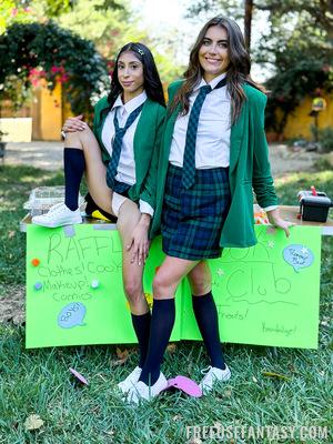 Selina Bentz, Sona Bella - Nerdy Girls Book And Fuck Club