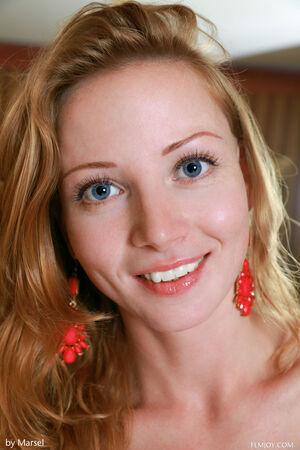 #Femjoy Nicolina J - Baronesse