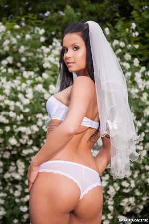 Original 1067 px/ 1600 px