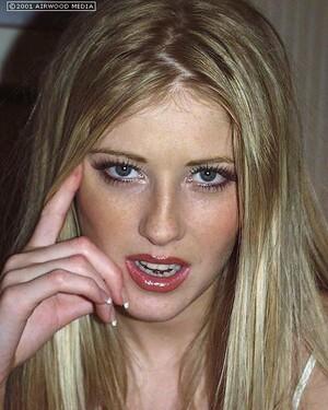 Original 546 px/ 683 px