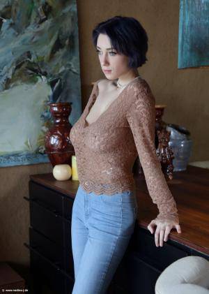 Original 911 px/ 1280 px