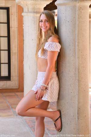 Original 852 px/ 1280 px