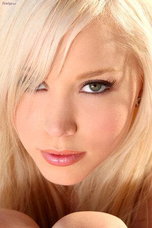 Original 1067 px/ 1600 px