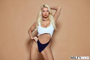 Original 2999 px/ 2000 px