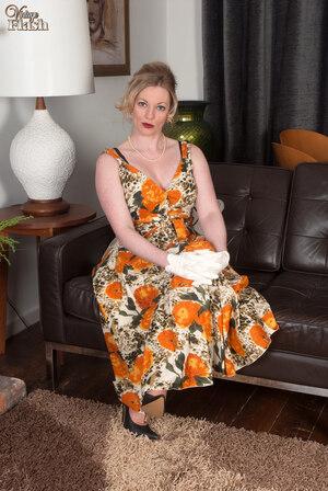 Holly Kiss - A little saucy fun