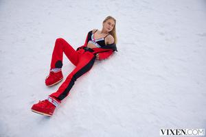 Original 2999 px/ 2000 px