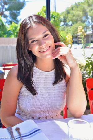 Original 852 px/ 1280 px