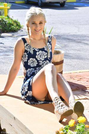 Original 852 px/ 1280 px