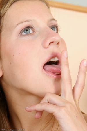 Original 682 px/ 1024 px