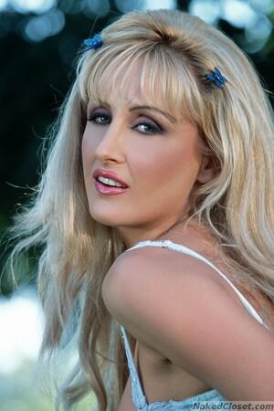 Original 682 px/ 1024 px