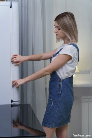 #TeenDreams Eva Elfie getting messy with whipped cream