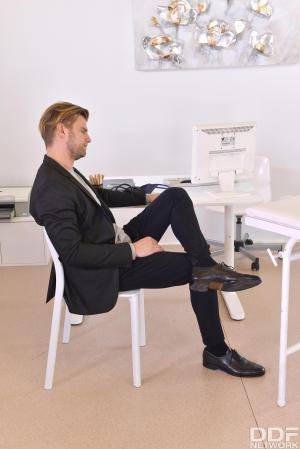 Original 2667 px/ 4000 px