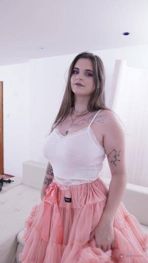 Original 1457 px/ 2592 px