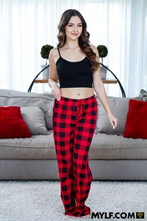 #MYLF - Ellie Tay, Serena Hill - Cute MILF Ellie Tay and Slutty Teen Serena Hill Get a Hard Pounding for Breakfast