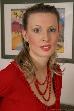 Original 683 px/ 1024 px