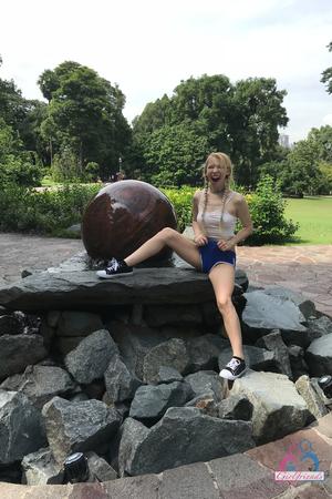 Original 2000 px/ 3000 px