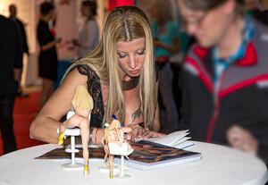 Original 2042 px/ 1407 px