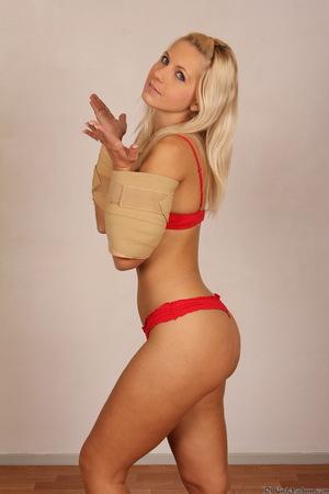 Original 853 px/ 1280 px